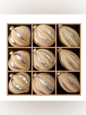 DN DECONATION 9  FLOCKED GLASS ORNAMENTS NIB